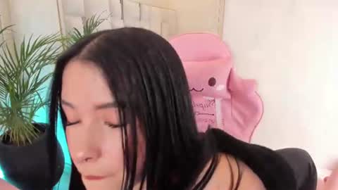 Snapshot of im_nika_ chatting on June 11, 3:10 pm Nika online show from June 11, 3:10 pm
