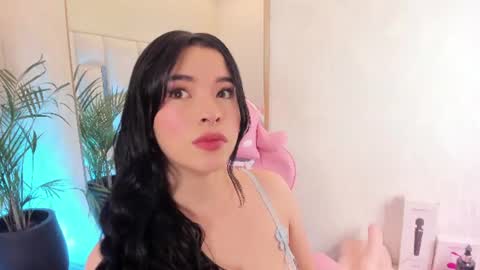 Snapshot of im_nika_ chatting on June 22, 12:35 pm Nika online show from June 22, 12:35 pm