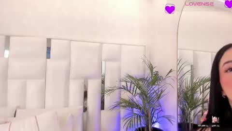 Snapshot of im_nika_ chatting on June 25, 3:27 pm Nika online show from June 25, 3:27 pm