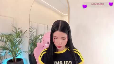 Snapshot of im_nika_ chatting on June 27, 2:23 pm Nika online show from June 27, 2:23 pm