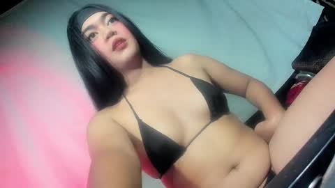 ella may online show from February 13, 11:39 am