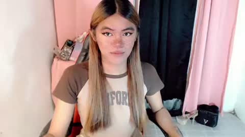 im_yourfairyannaxx online show from April 15, 12:06 am