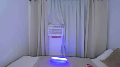 im_yourgirlnextdoor_venuz online show from October 3, 6:49 pm