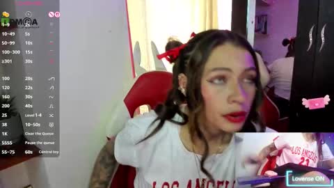 Lisa Hyga online show from November 18, 7:40 pm