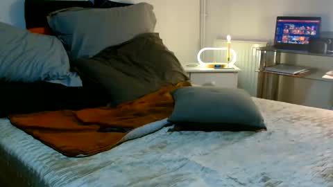 Im yourxtoy online show from March 2, 6:04 pm