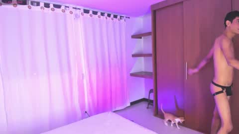 Snapshot of im_zayn chatting on November 18, 3:56 am CAMILO dont forget to leave your thumb up 3 online show from November 18, 3:56 am