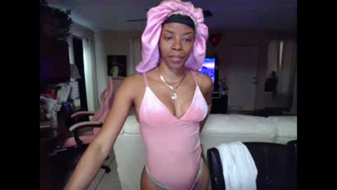 Snapshot of iman_love chatting on February 19, 9:58 pm iman_love online show from February 19, 9:58 pm