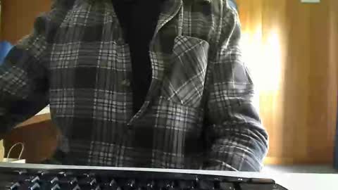 Snapshot of imaussiechris chatting on May 27, 11:35 pm Aussie Guy online show from May 27, 11:35 pm