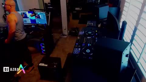 Snapshot of imdjazra chatting on December 19, 4:36 pm DJ Azra online show from December 19, 4:36 pm