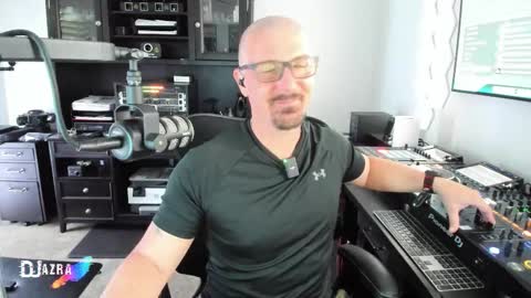 Snapshot of imdjazra chatting on February 8, 1:31 am DJ Azra online show from February 8, 1:31 am