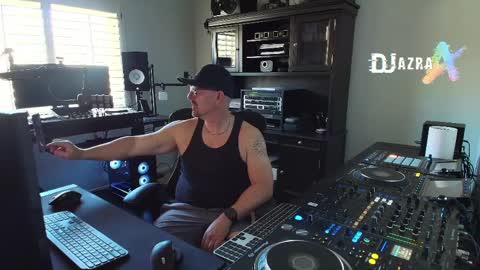 Snapshot of imdjazra chatting on April 5, 6:49 pm DJ Azra online show from April 5, 6:49 pm