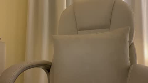 Gabriela online show from December 5, 5:04 am