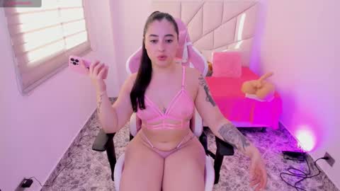  independient model online show from October 15, 12:16 pm