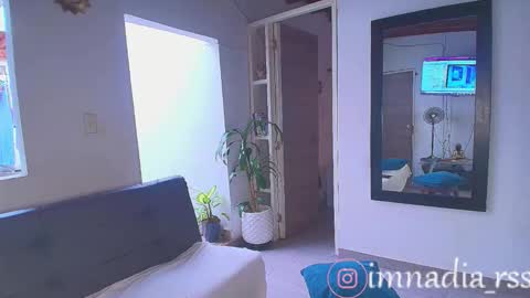 Snapshot of imnadiaroses chatting on February 13, 8:05 pm Nadia online show from February 13, 8:05 pm