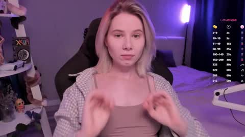 Mia online show from March 13, 10:55 am