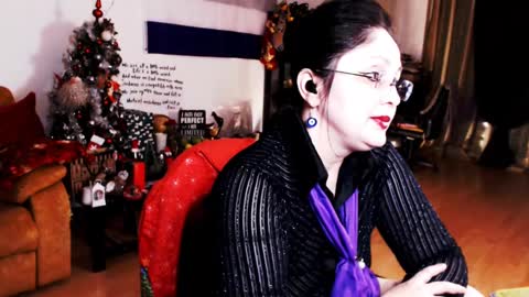 Empress online show from January 9, 4:49 pm