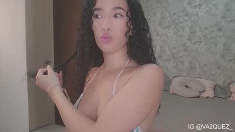 Snapshot of imsarah__ chatting on March 1, 2:46 am Sara online show from March 1, 2:46 am