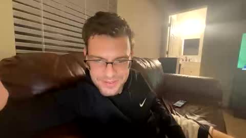 imshyguy32111 online show from November 28, 9:56 am