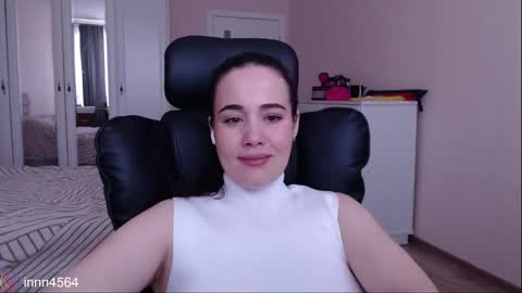 Snapshot of in_yan chatting on February 12, 7:36 am Lin online show from February 12, 7:36 am