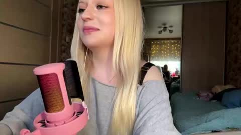 Lola online show from March 13, 12:56 pm