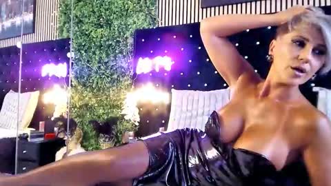 Snapshot of inanna_ishtar1 chatting on September 24, 9:23 am inanna_ishtar1 online show from September 24, 9:23 am