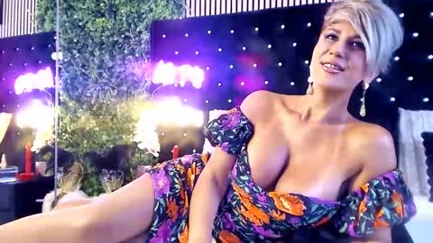 Snapshot of inanna_ishtar1 chatting on October 1, 9:37 am inanna_ishtar1 online show from October 1, 9:37 am