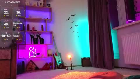 Snapshot of inchcaser chatting on March 7, 9:23 pm Dina Help me reach 100 likes online show from March 7, 9:23 pm