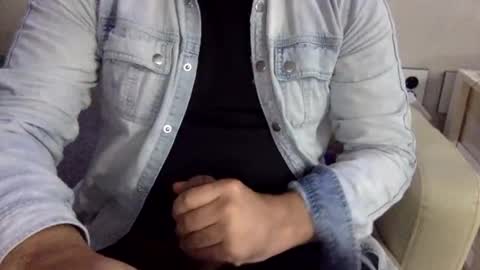 Inchesofhappiness7 online show from November 10, 12:59 pm