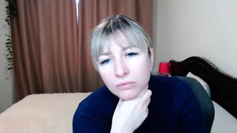 incredible_ariela online show from December 15, 10:50 am