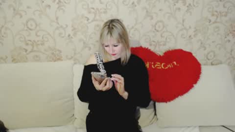 incredible_ariela online show from January 3, 10:31 am