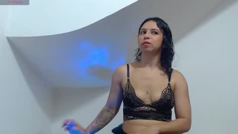 incubus_couple1 online show from November 27, 12:18 pm