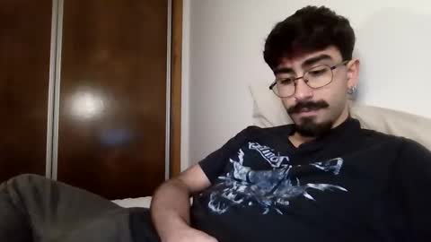 Snapshot of incubusszz chatting on December 31, 3:45 am incubus online show from December 31, 3:45 am