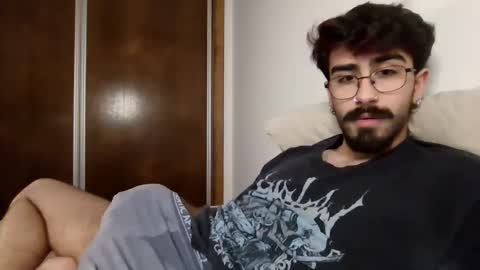 Snapshot of incubusszz chatting on January 25, 12:27 am incubus online show from January 25, 12:27 am