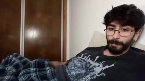 Snapshot of incubusszz chatting on February 7, 6:14 am incubus online show from February 7, 6:14 am