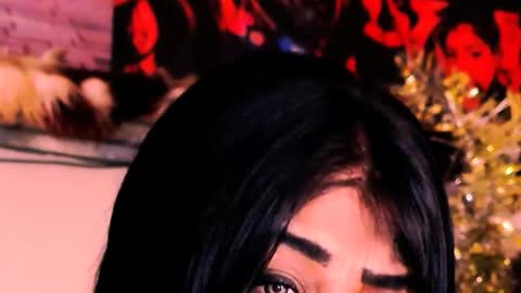 Snapshot of indian_dreamgirl chatting on February 9, 12:14 am Bella Ambrosia online show from February 9, 12:14 am