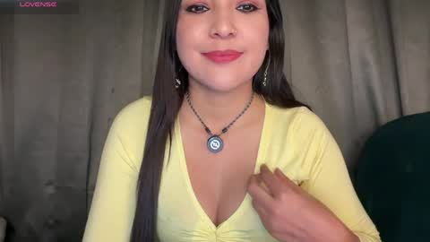 Snapshot of indian_meenakshi_69 chatting on May 29, 7:23 pm priya online show from May 29, 7:23 pm
