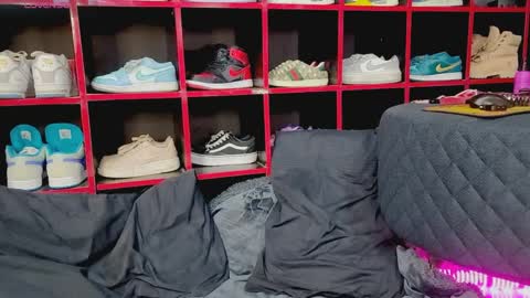 Snapshot of indianbeauty27_ chatting on April 4, 3:53 pm Nikki online show from April 4, 3:53 pm