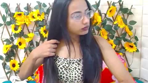 Snapshot of indianbootylicious1 chatting on December 17, 5:24 am nala online show from December 17, 5:24 am