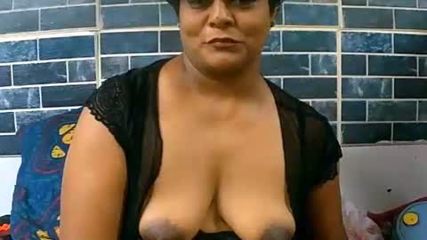 Snapshot of indiancherrypie chatting on December 5, 2:11 pm indiancherrypie online show from December 5, 2:11 pm