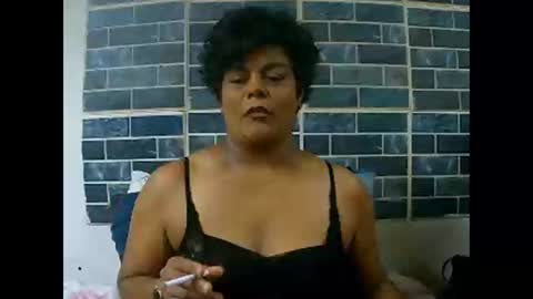 Snapshot of indiancherrypie chatting on December 6, 7:10 am indiancherrypie online show from December 6, 7:10 am