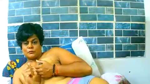 Snapshot of indiancherrypie chatting on December 7, 10:12 am indiancherrypie online show from December 7, 10:12 am