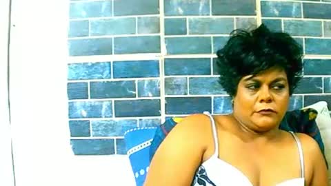 Snapshot of indiancherrypie chatting on December 14, 7:18 am indiancherrypie online show from December 14, 7:18 am