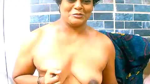 Snapshot of indiancherrypie chatting on December 20, 11:54 am indiancherrypie online show from December 20, 11:54 am