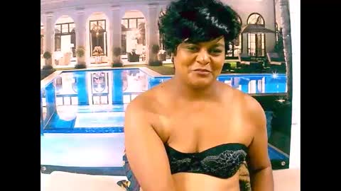 Snapshot of indiancherrypie chatting on December 30, 11:59 am indiancherrypie online show from December 30, 11:59 am