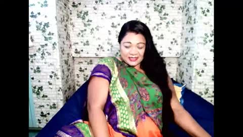Snapshot of indiandelia chatting on January 15, 5:50 am indiandelia online show from January 15, 5:50 am
