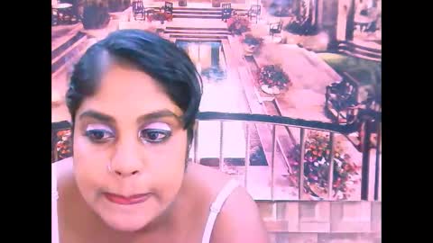 Snapshot of indiandiva27 chatting on February 17, 5:37 am indiandiva27 online show from February 17, 5:37 am