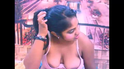 Snapshot of indiandiva27 chatting on February 19, 7:04 am indiandiva27 online show from February 19, 7:04 am