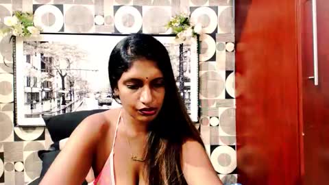 indianhoneyx online show from March 21, 8:19 am