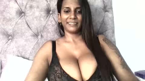 Snapshot of indianjasmin chatting on November 6, 6:47 am priya online show from November 6, 6:47 am