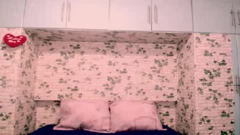 Snapshot of indianpeaches chatting on December 14, 1:55 am indianpeaches online show from December 14, 1:55 am